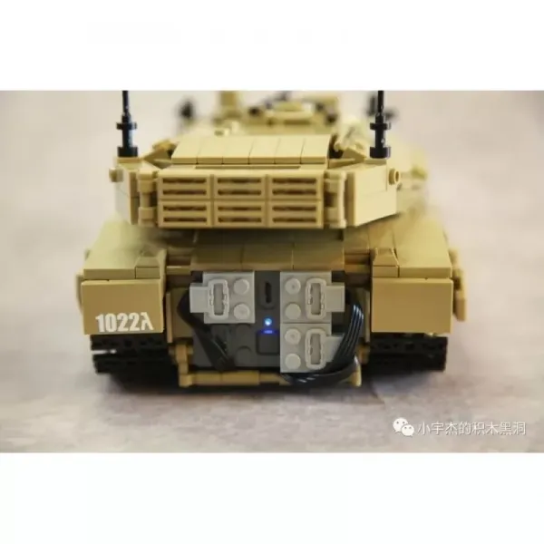 Конструктор SLUBAN M38-B1022 радіокер., танк, 937 дет., 42,5-38-12,4 см.