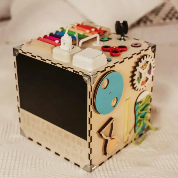 Розвиваюча іграшка Бізікуб Temple Group TG200126 30х30х30см Натуральний