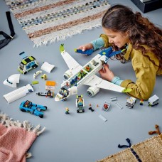 Конструктор LEGO City Пасажирський літак 913 деталей (60367)